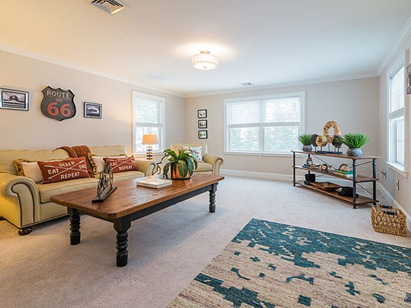 172 Kirkstall Road Newton, MA 02460 - Photo 8 of 10 Gallery Image 8