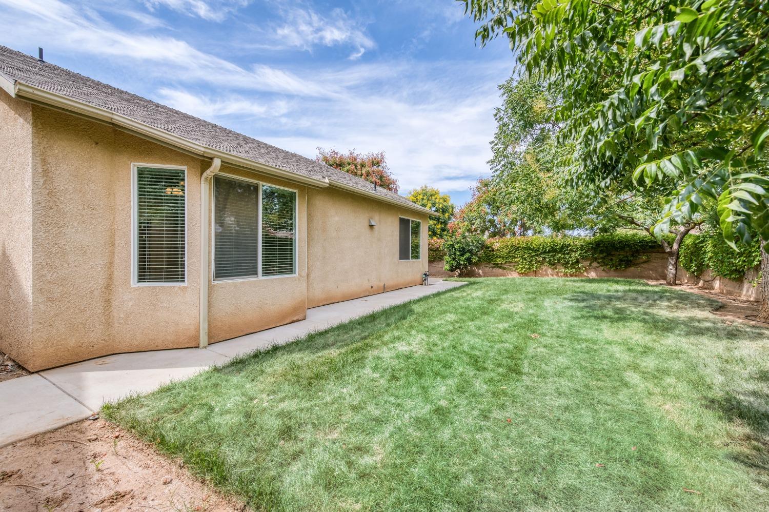1697 North Connery Lane Clovis, CA 93619 - Photo 31 of 56