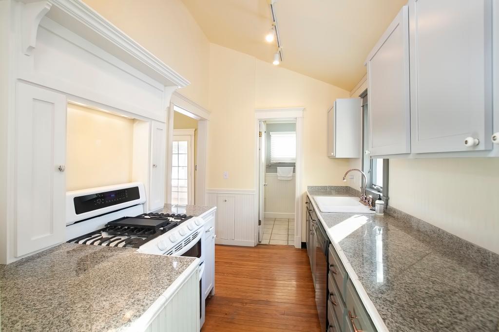 220 Bell Street Excelsior, MN 55331 - Photo 10 of 17 Gallery Image 10
