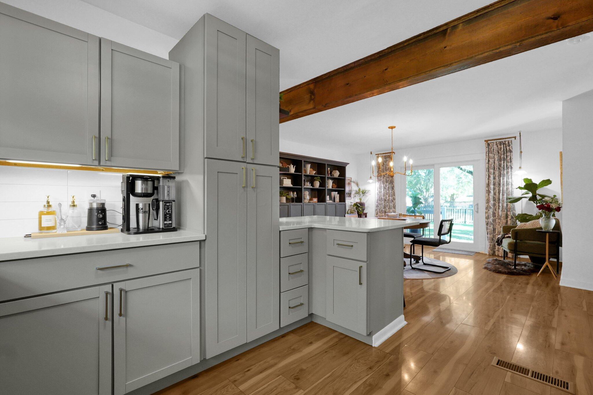 366 Hermitage Road Columbus, OH 43230 - Photo 10 of 30 Kitchen