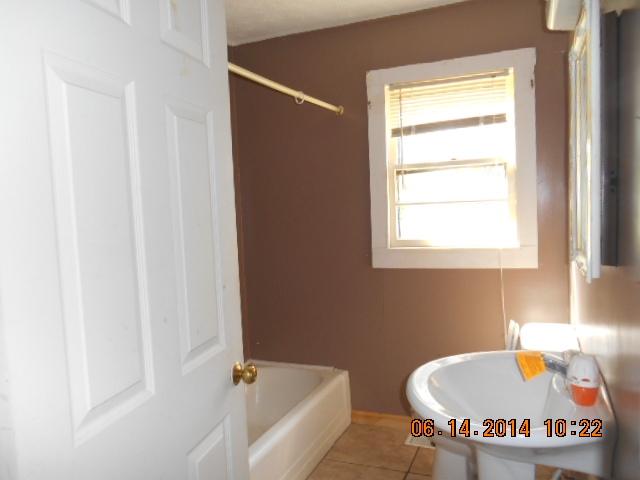 306 Trigonia Road Greenback, TN 37742 - Photo 2 of 11 bath