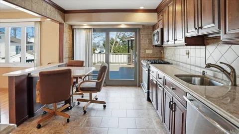 $849,999 | 2432 Aron Drive North, Seaford, NY 11783