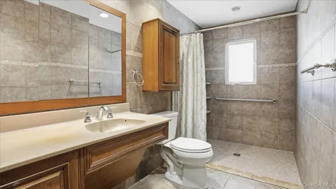 $849,999 | 2432 Aron Drive North, Seaford, NY 11783