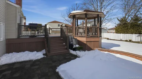$849,999 | 2432 Aron Drive North, Seaford, NY 11783