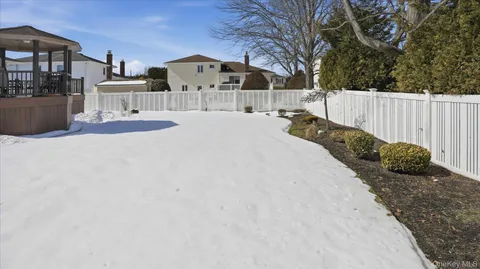 $849,999 | 2432 Aron Drive North, Seaford, NY 11783