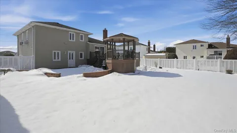 $849,999 | 2432 Aron Drive North, Seaford, NY 11783