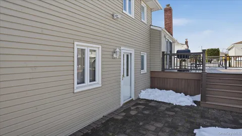 $849,999 | 2432 Aron Drive North, Seaford, NY 11783