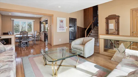 $849,999 | 2432 Aron Drive North, Seaford, NY 11783