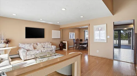 $849,999 | 2432 Aron Drive North, Seaford, NY 11783