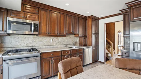 $849,999 | 2432 Aron Drive North, Seaford, NY 11783