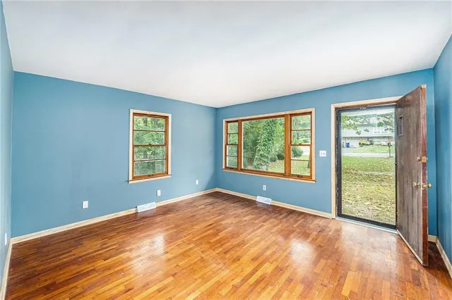 $380,000 | 4914 North Central Street, Gladstone, MO 64118