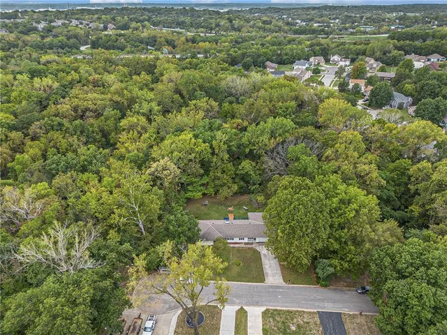 $380,000 | 4914 North Central Street, Gladstone, MO 64118