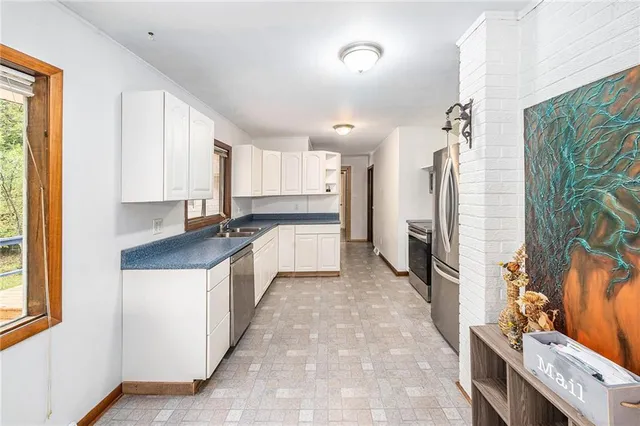 $380,000 | 4914 North Central Street, Gladstone, MO 64118