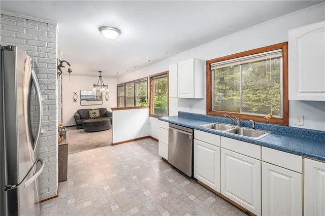 $380,000 | 4914 North Central Street, Gladstone, MO 64118