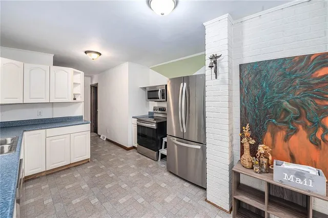 $380,000 | 4914 North Central Street, Gladstone, MO 64118