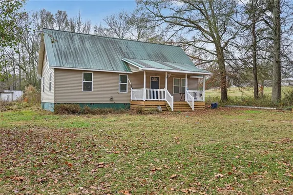 $220,000 | 712 West 5th Highway, Roopville, GA 30170