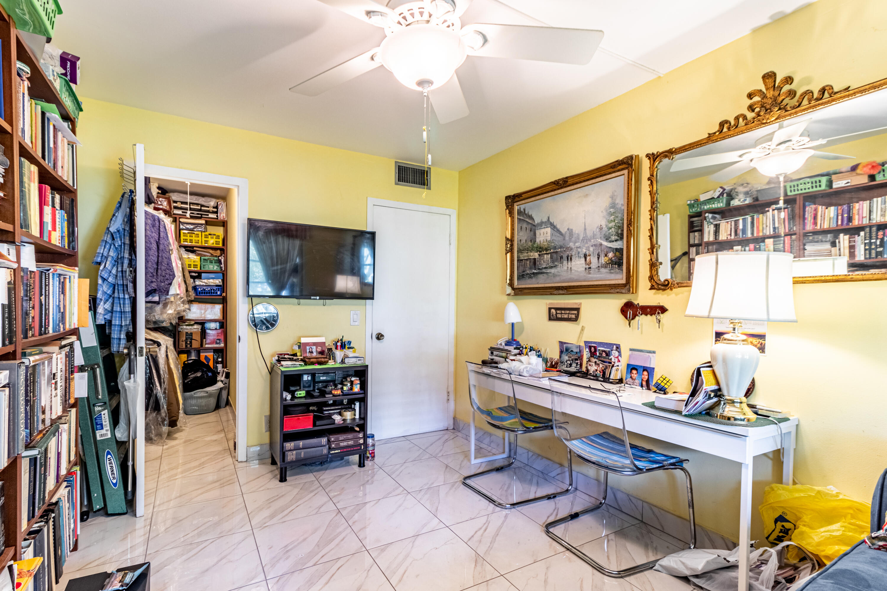 351 Mansfield I Boca Raton, FL 33434 - Photo 12 of 18 a living room with furniture and a flat screen tv