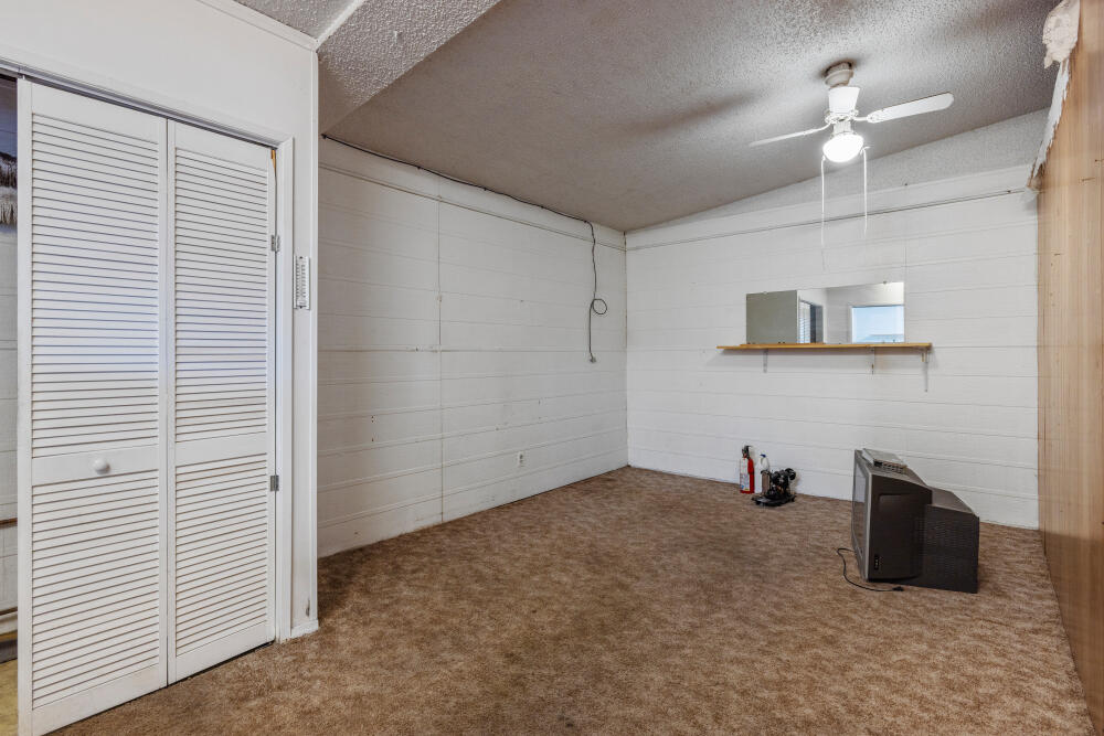 1633 Division Street Klamath Falls, OR 97601 - Photo 47 of 69 1633DivisionSt-38