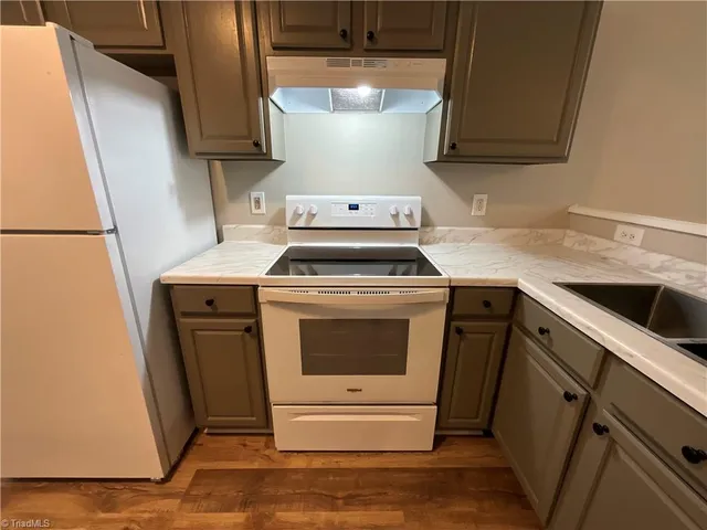 $1,550 | 1019 Manor Drive, High Point, NC 27260