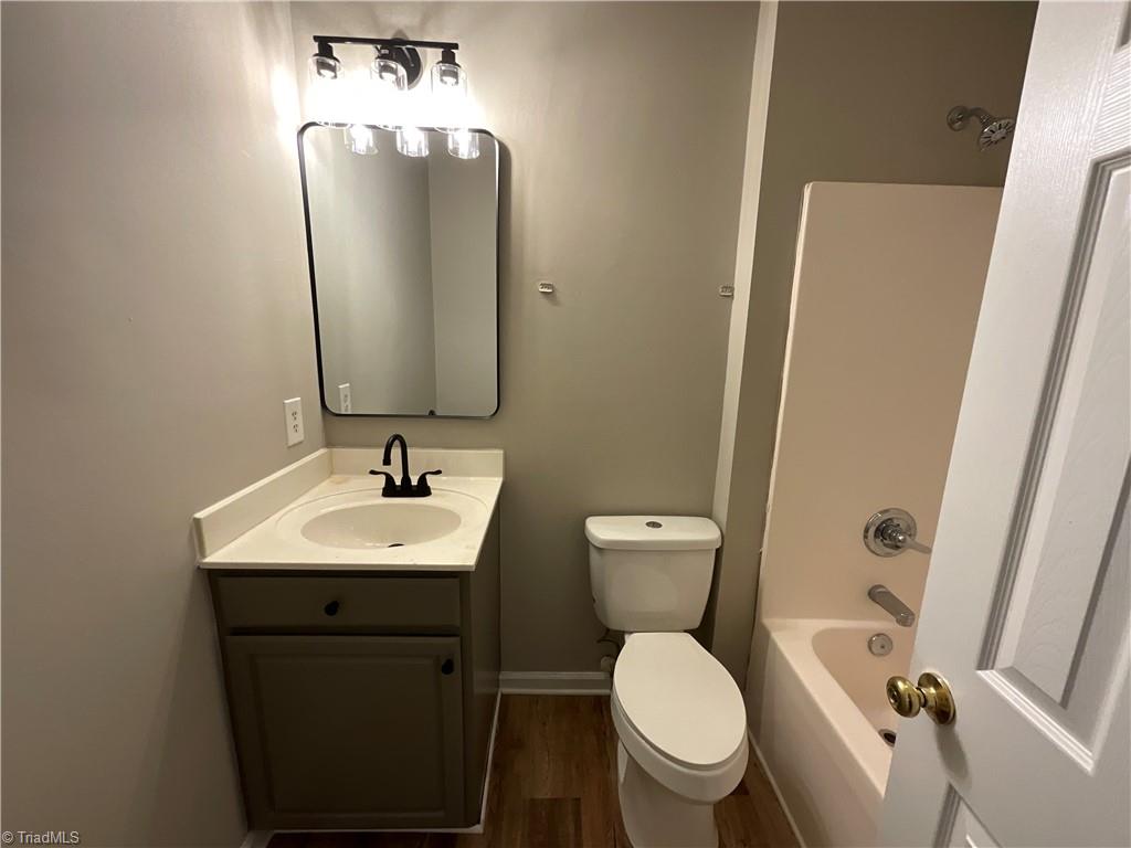 1019 Manor Drive High Point, NC 27260 - Photo 18 of 32