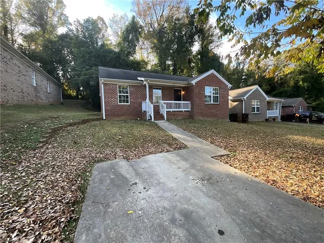 $1,550 | 1019 Manor Drive, High Point, NC 27260