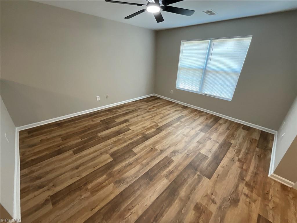 1019 Manor Drive High Point, NC 27260 - Photo 7 of 32