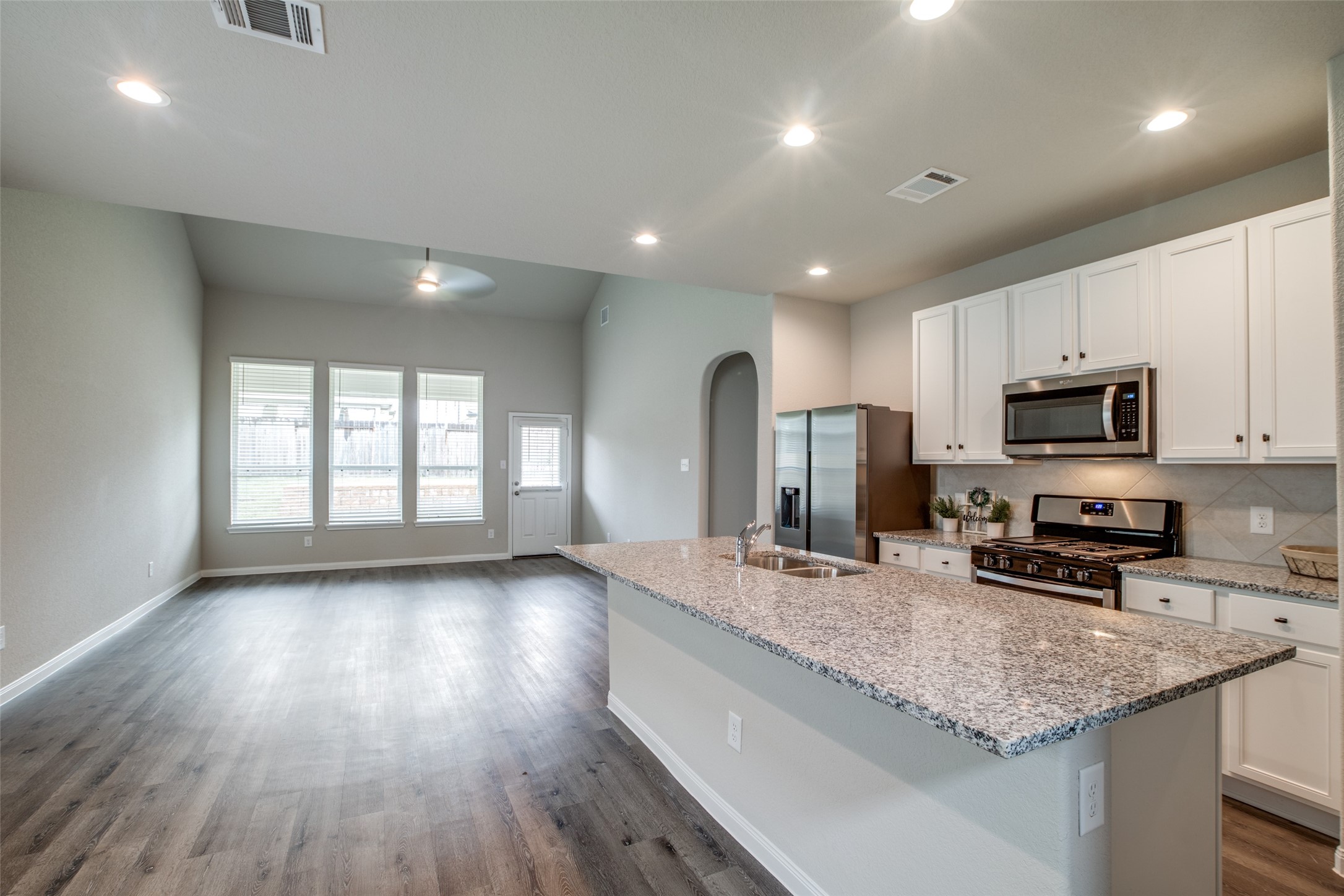 3649 Cub Drive Conroe, TX 77301 - Photo 5 of 36