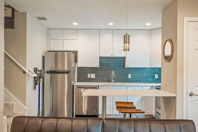 $265,000 | 935 La Posada Drive, Unit 148, Austin, TX 78752