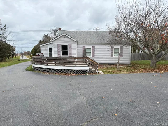 $3,500 | 35750 Main Road, Cutchogue, NY 11935