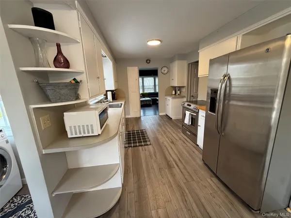 $3,300 | 35750 Main Road, Cutchogue, NY 11935