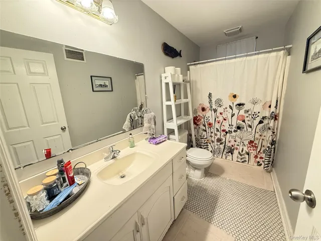 $3,500 | 35750 Main Road, Cutchogue, NY 11935