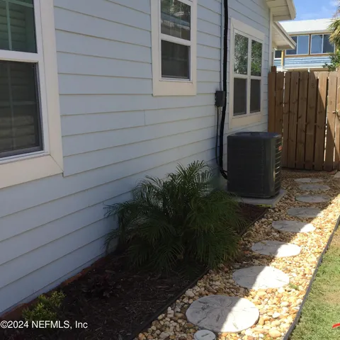 a view of a pathway of a house