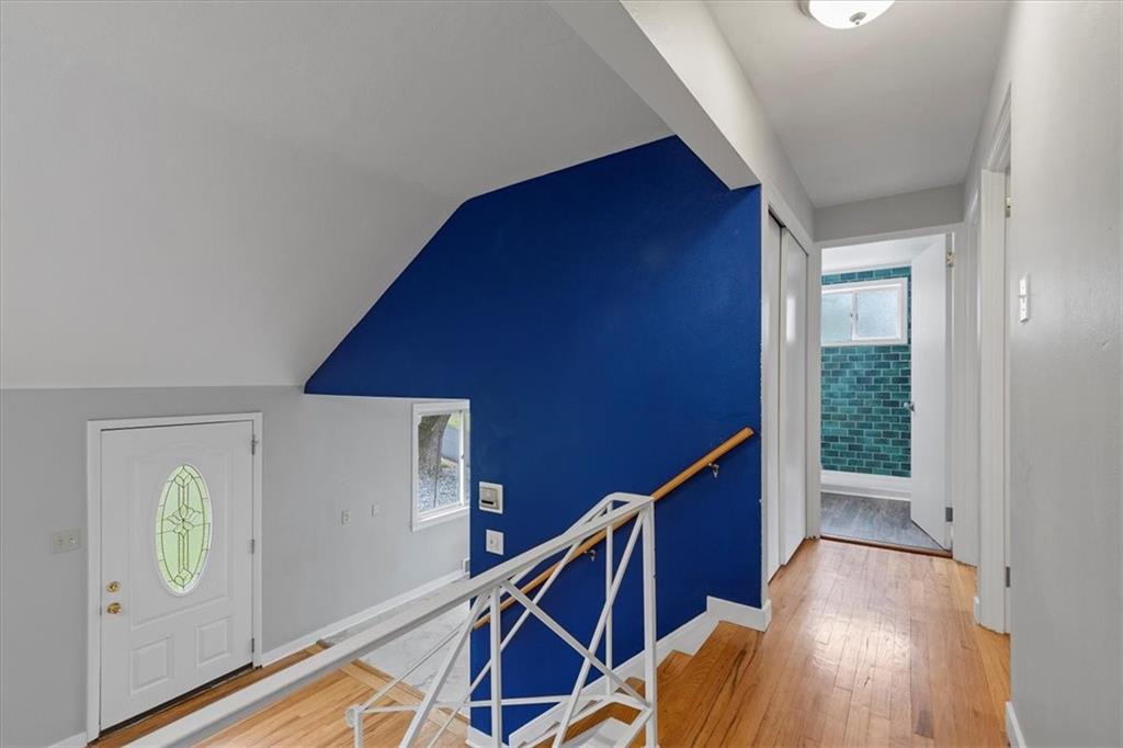 301 McCombs Road Venetia, PA 15367 - Photo 13 of 37 a view of balcony with stairs