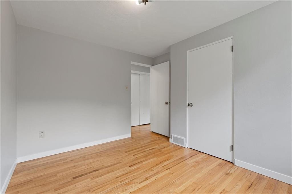 301 McCombs Road Venetia, PA 15367 - Photo 18 of 37 a view of empty room with wooden floor