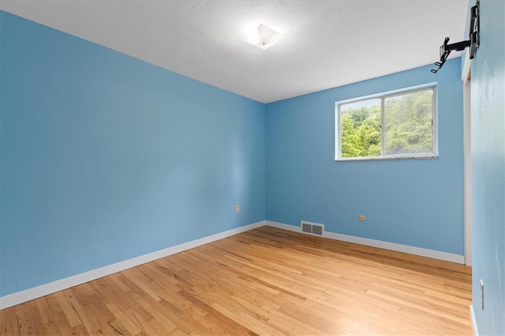 301 McCombs Road Venetia, PA 15367 - Photo 19 of 37 a view of an empty room with a window