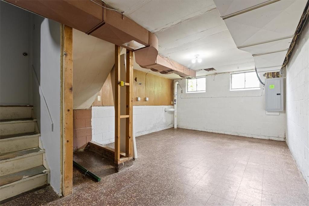 301 McCombs Road Venetia, PA 15367 - Photo 28 of 37 a view of an empty room