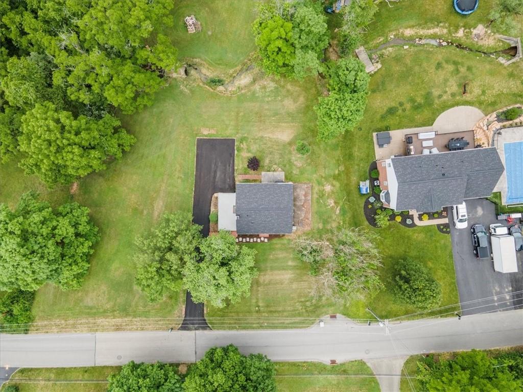 301 McCombs Road Venetia, PA 15367 - Photo 33 of 37 an aerial view of a house