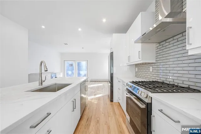 $1,199,000 | 762 Williams Place, Unit B, Cliffside Park, NJ 07010