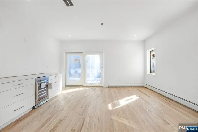 $1,199,000 | 762 Williams Place, Unit B, Cliffside Park, NJ 07010