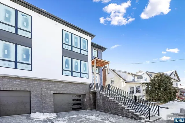 $1,199,000 | 762 Williams Place, Unit B, Cliffside Park, NJ 07010