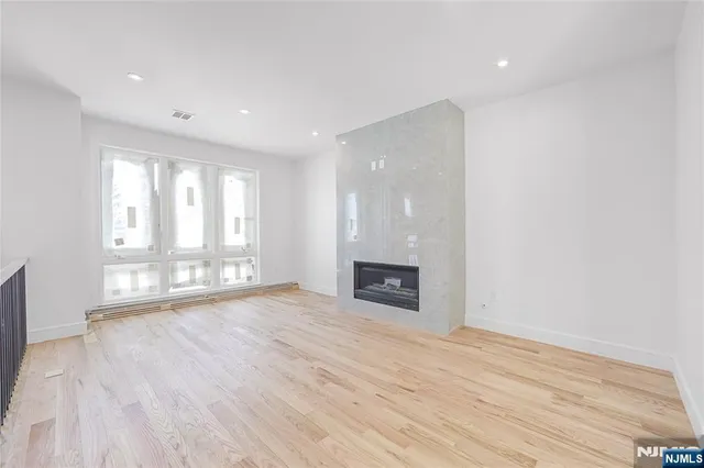 $1,199,000 | 762 Williams Place, Unit B, Cliffside Park, NJ 07010