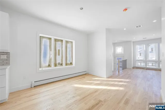 $1,199,000 | 762 Williams Place, Unit B, Cliffside Park, NJ 07010