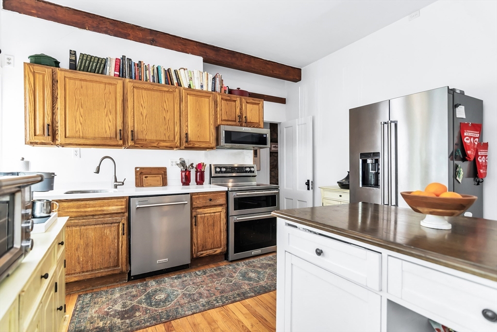 40 Webster Avenue Beverly, MA 01915 - Photo 12 of 25