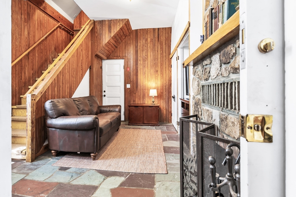 40 Webster Avenue Beverly, MA 01915 - Photo 14 of 25