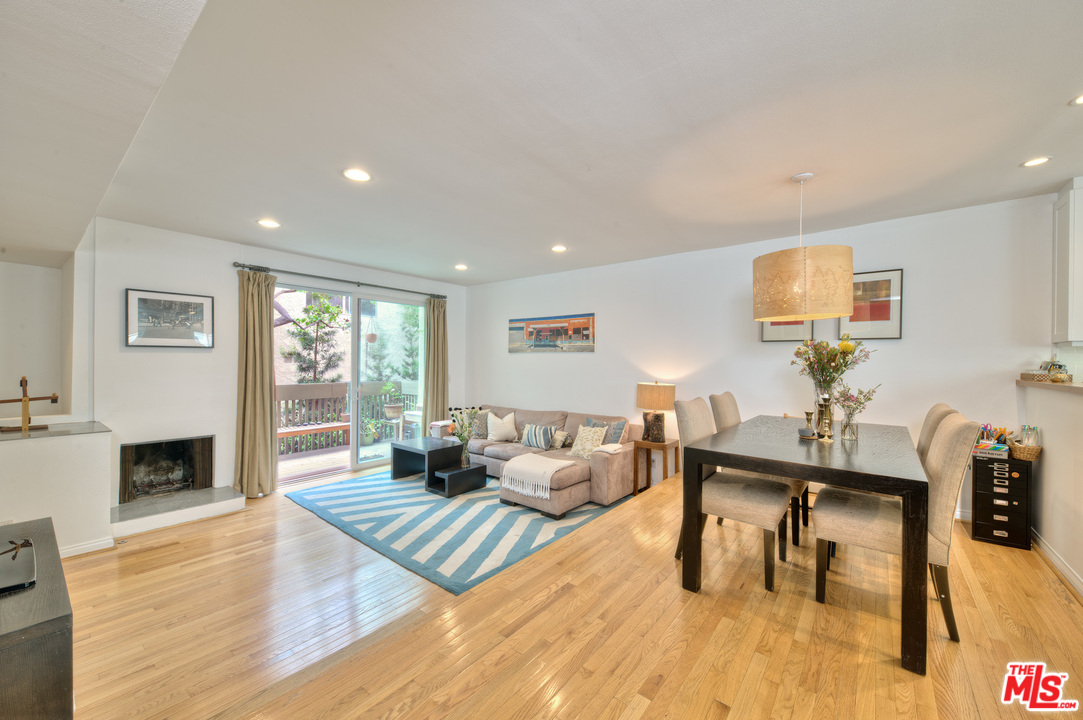 627 Strand Street, Unit 2 Santa Monica, CA 90405 - Photo 1 of 33