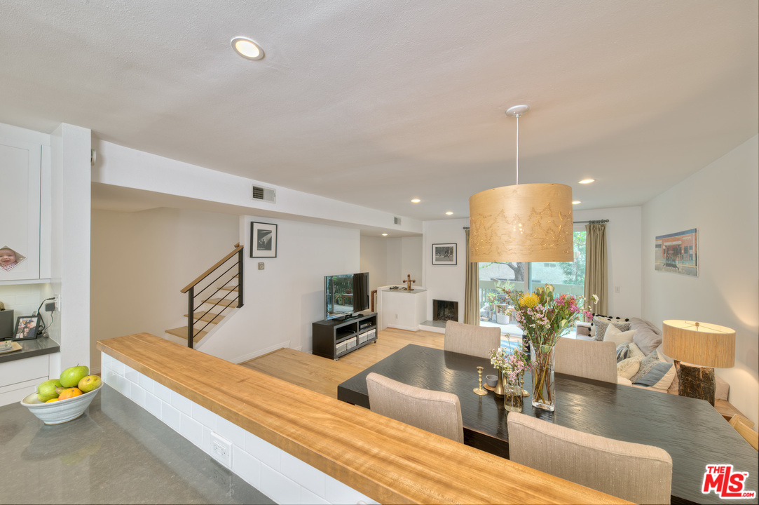 627 Strand Street, Unit 2 Santa Monica, CA 90405 - Photo 11 of 33