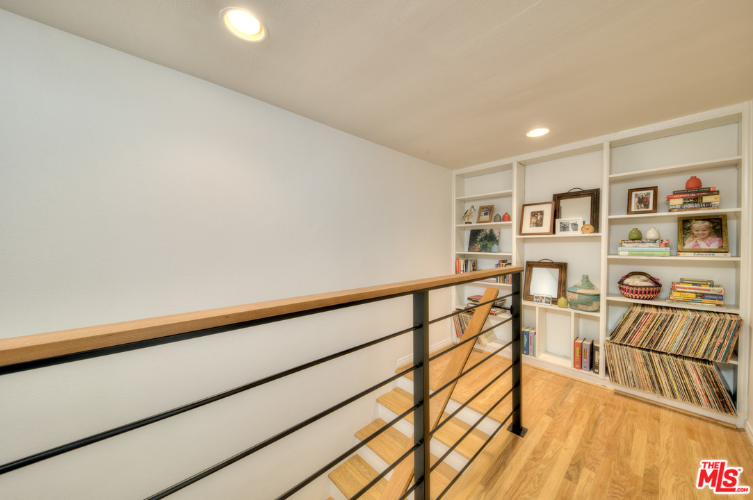 627 Strand Street, Unit 2 Santa Monica, CA 90405 - Photo 14 of 33