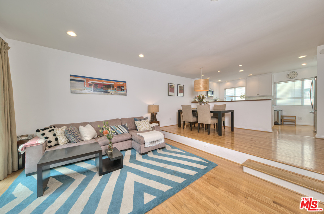 627 Strand Street, Unit 2 Santa Monica, CA 90405 - Photo 3 of 33
