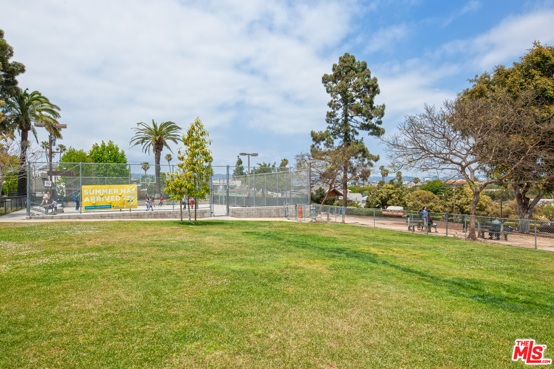 627 Strand Street, Unit 2 Santa Monica, CA 90405 - Photo 25 of 33