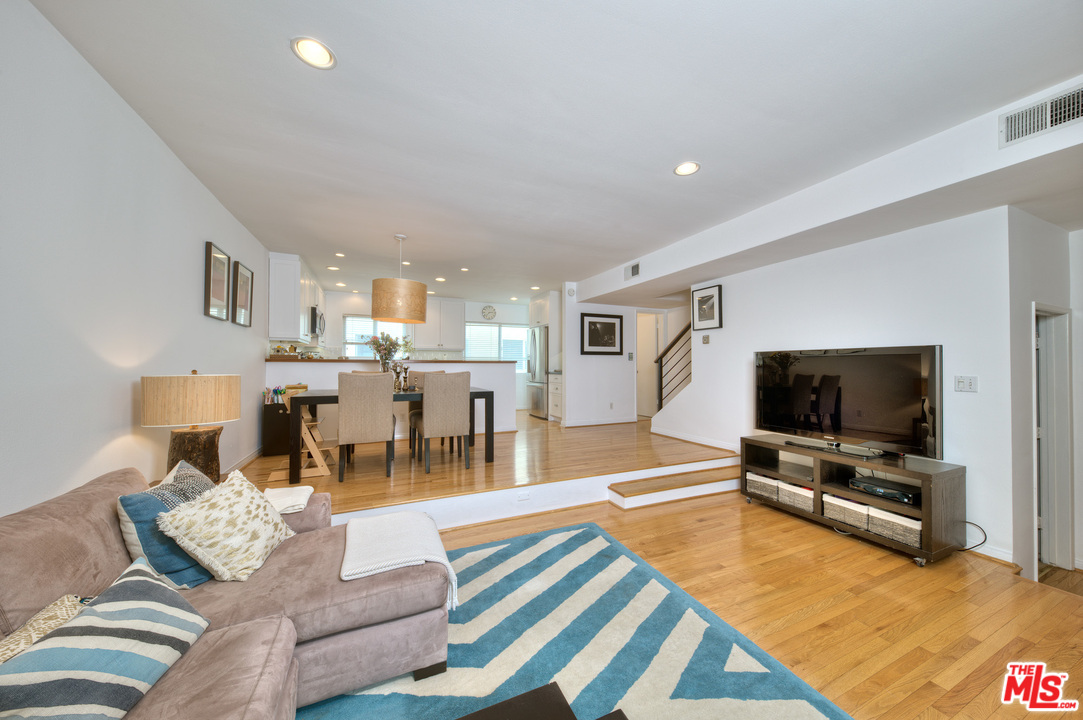627 Strand Street, Unit 2 Santa Monica, CA 90405 - Photo 4 of 33